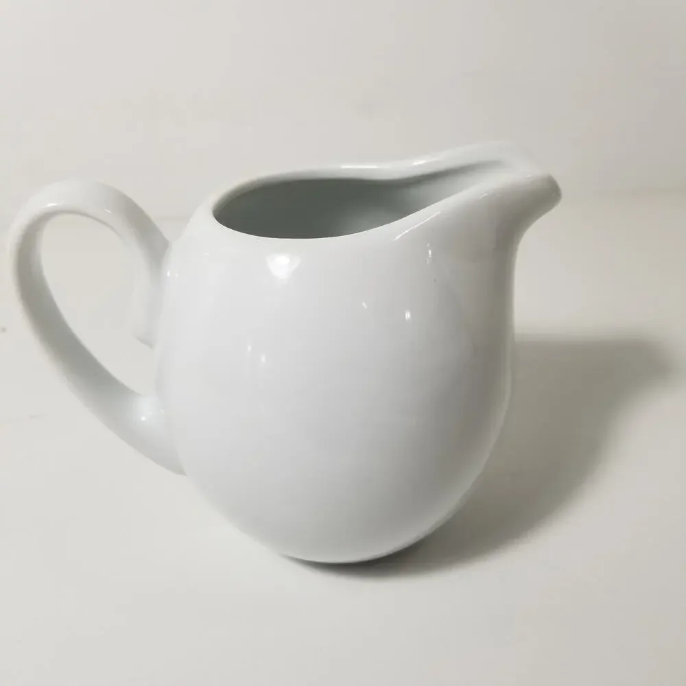 Crofton creamer small 7.4 ounces